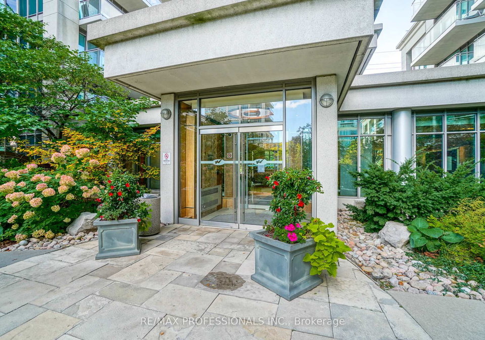 2121-lake-shore-boulevard-w-etobicoke-ontario-w12106279