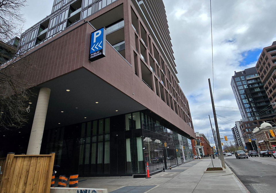 285-dufferin-street-toronto-ontario-w12108404