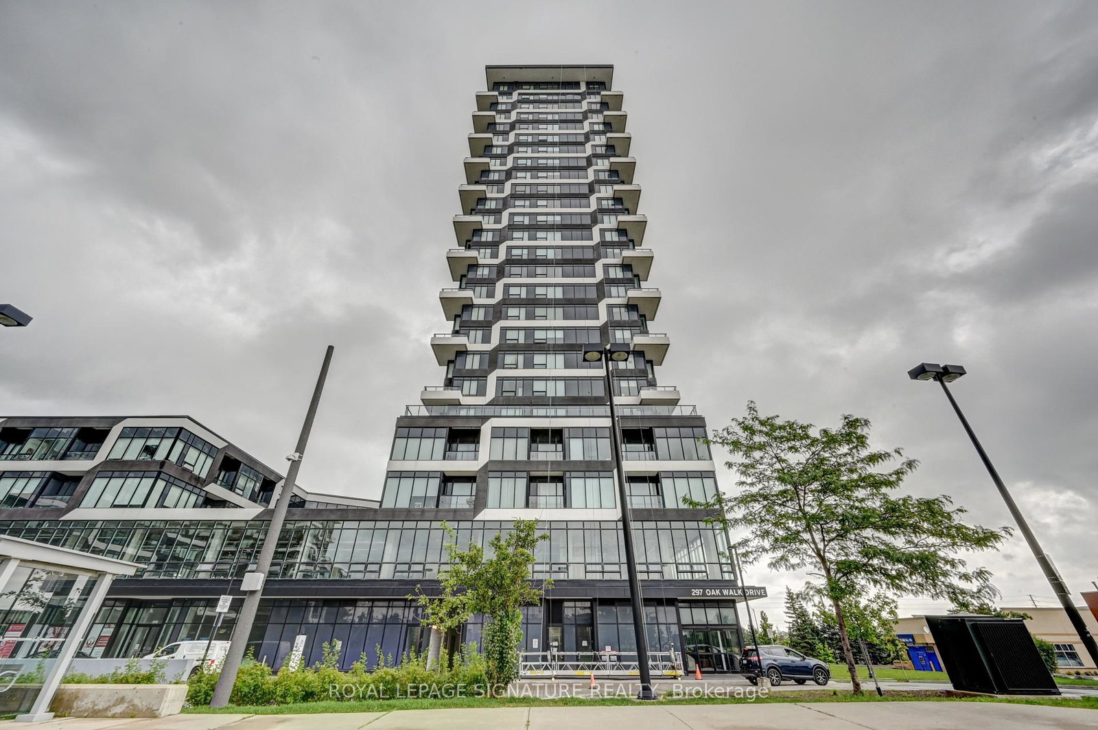297-oak-walk-drive-oakville-ontario-w12109114