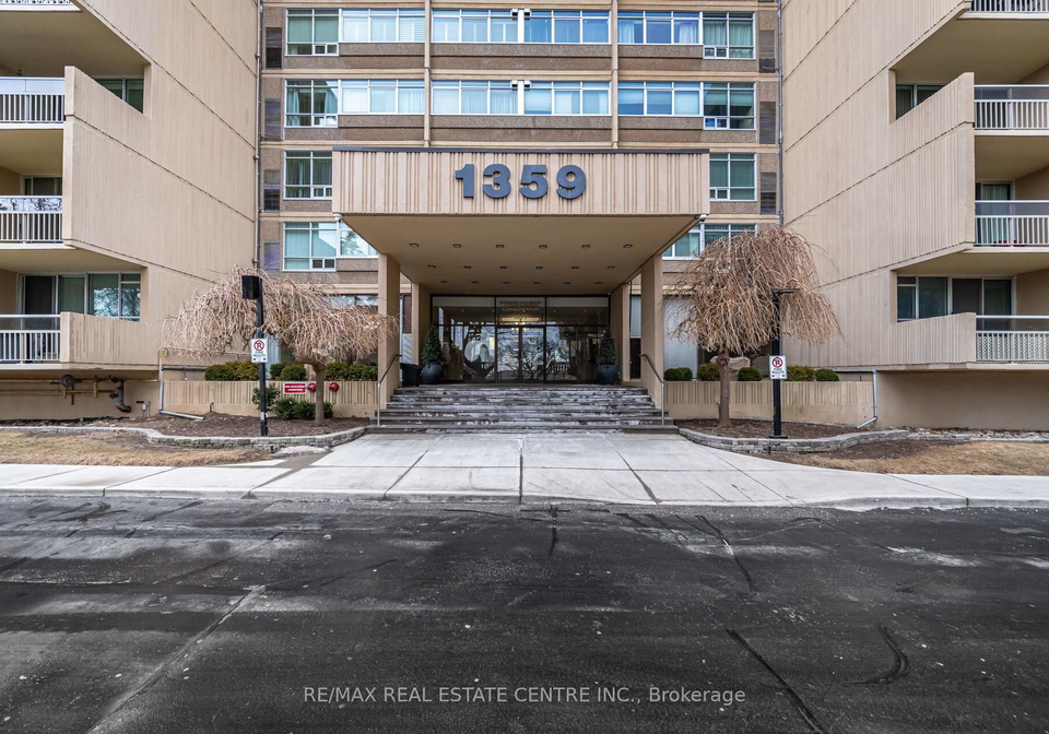 1359-white-oaks-boulevard-oakville-ontario-w12114097