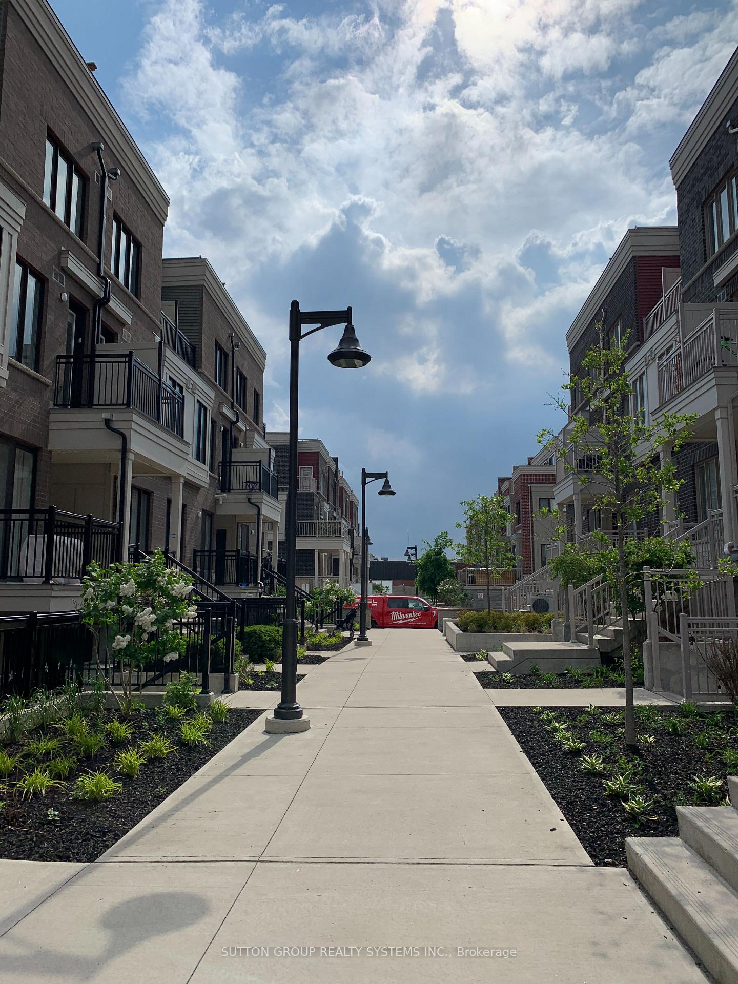 90-eastwood-park-gardens-etobicoke-ontario-w12117978