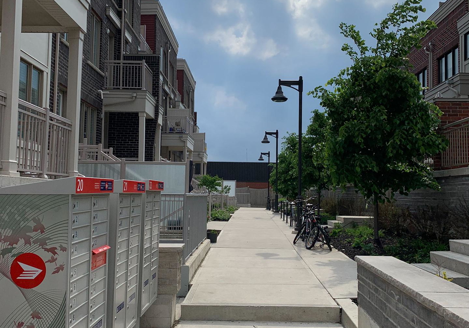 90-eastwood-park-gardens-etobicoke-ontario-w12117978