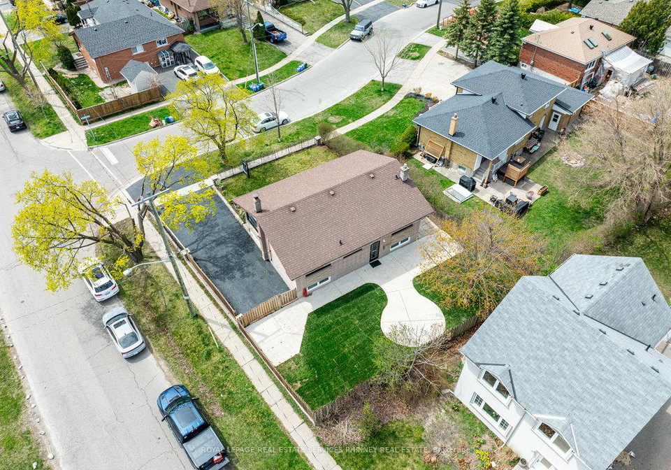 361-st-augustine-drive-oakville-ontario-w12119150