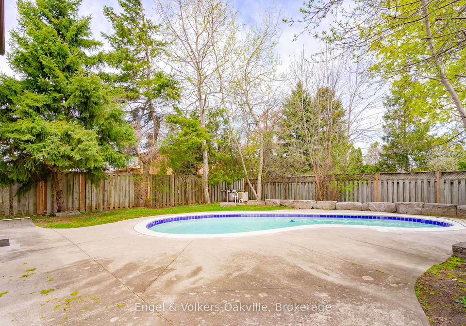 2247-malden-court-mississauga-ontario-w12120173