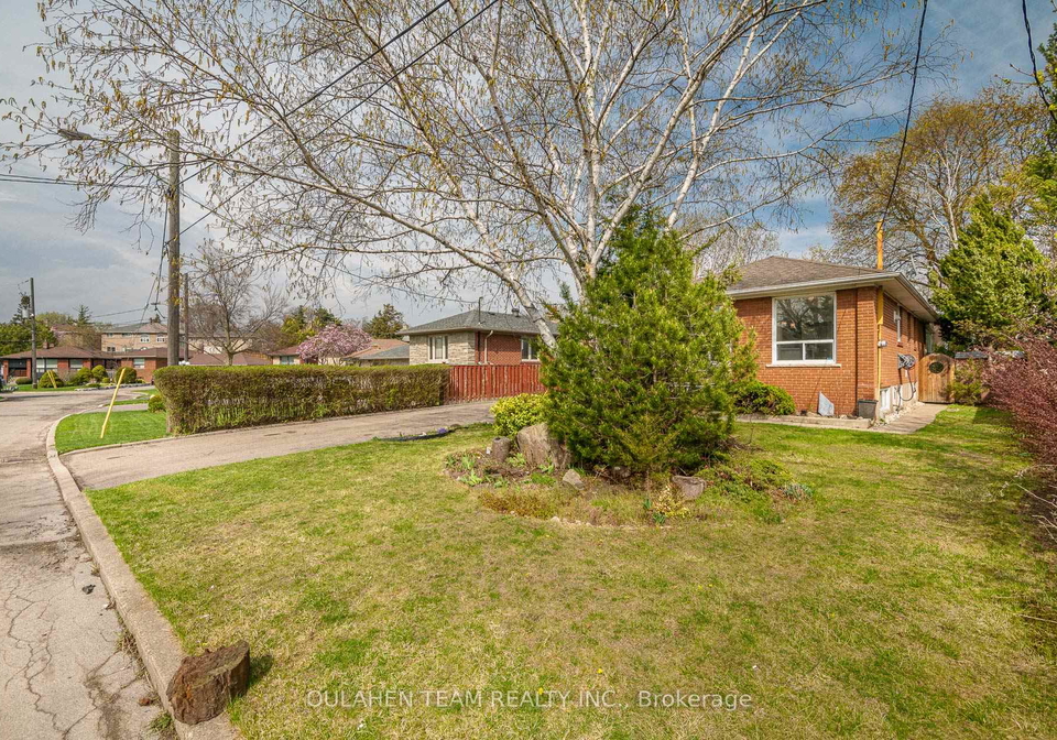 19-belleglade-court-york-ontario-w12120185