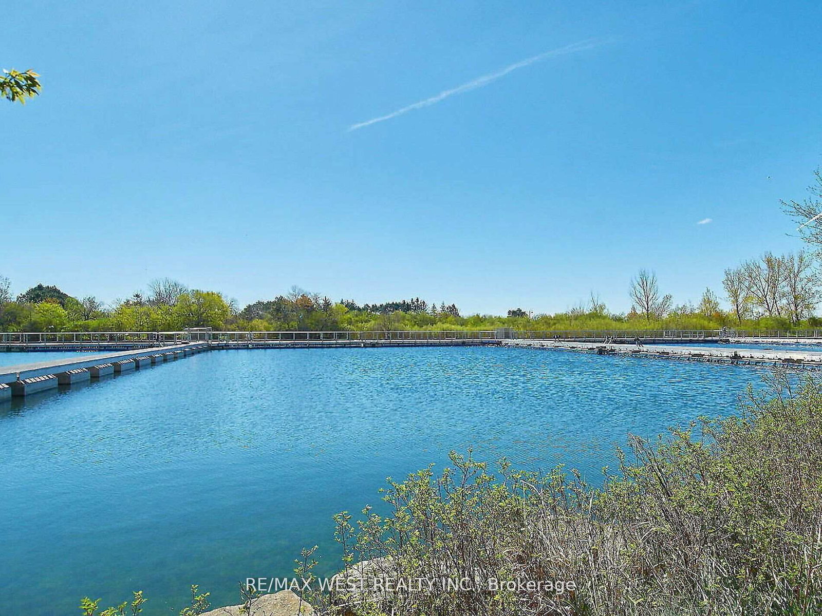 30-shore-breeze-drive-etobicoke-ontario-w12122933