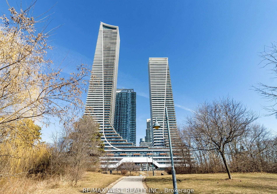 30-shore-breeze-drive-etobicoke-ontario-w12122933