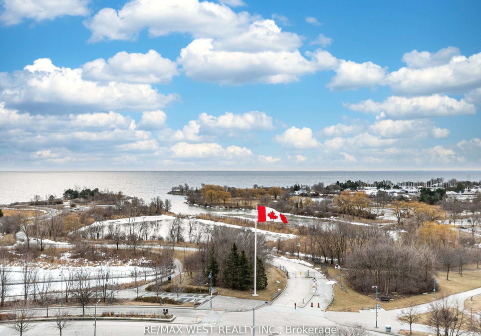 30-shore-breeze-drive-etobicoke-ontario-w12122933