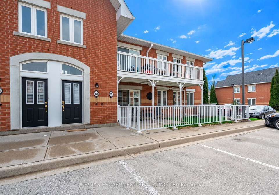 1701-lampman-avenue-burlington-ontario-w12123985