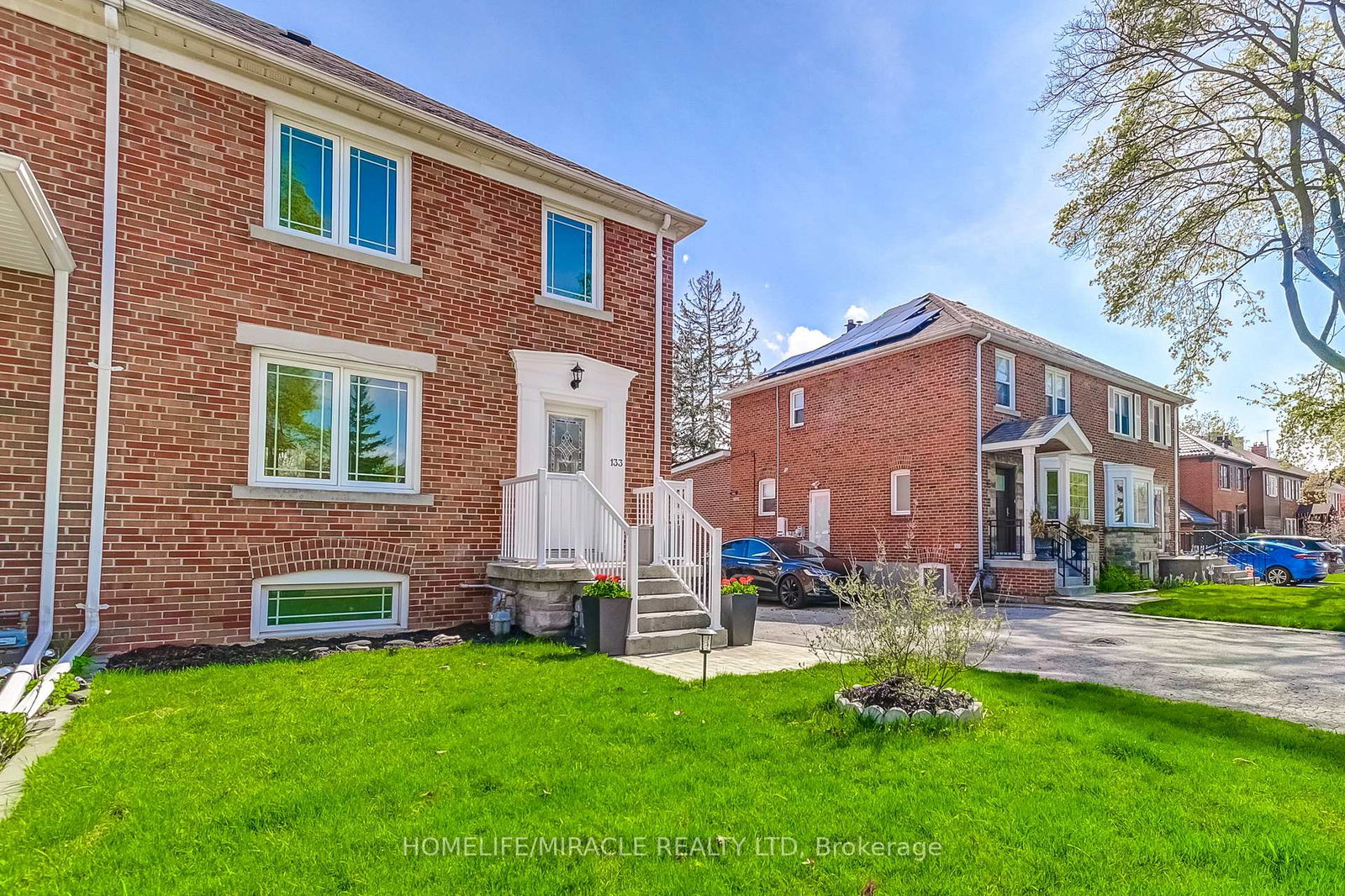 133-queens-drive-north-york-ontario-w12125897