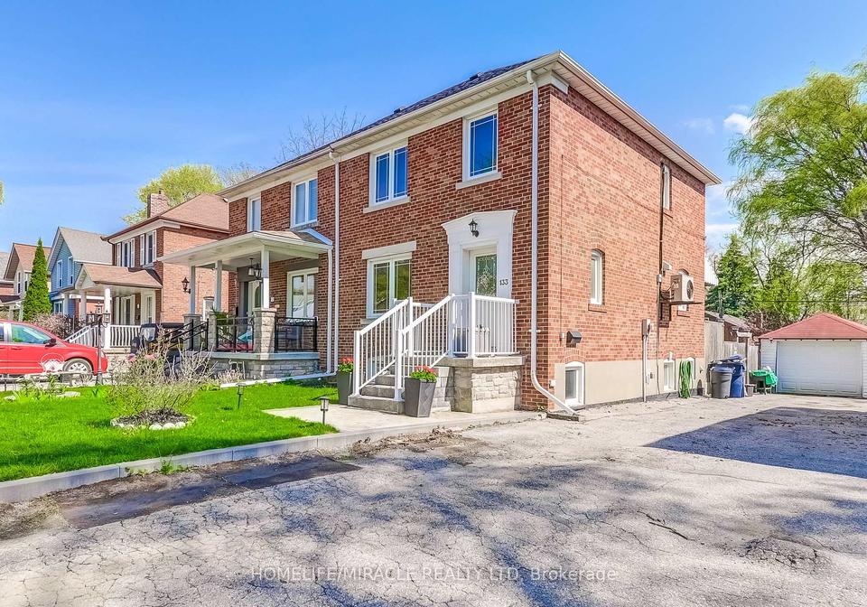 133-queens-drive-north-york-ontario-w12125897