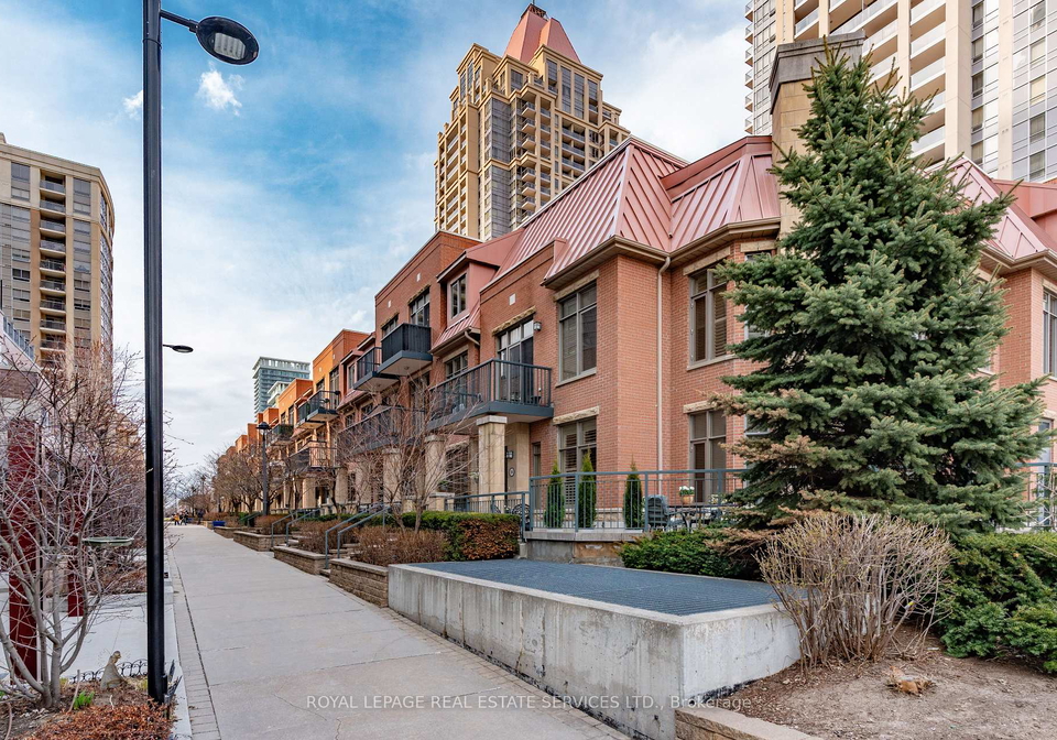 320-city-centre-drive-mississauga-ontario-w12127097