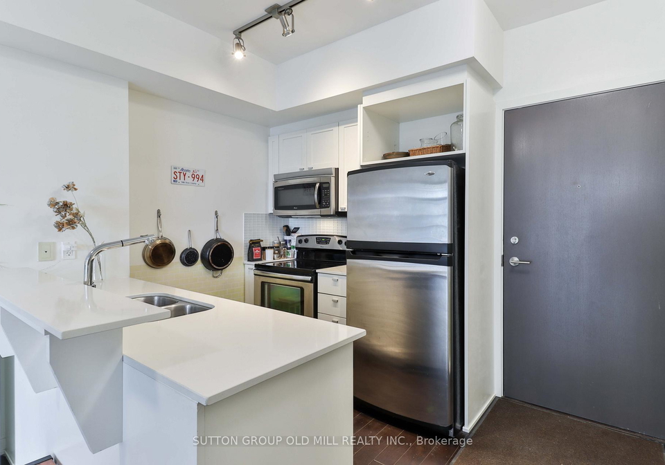 103-the-queensway-toronto-ontario-w12127211