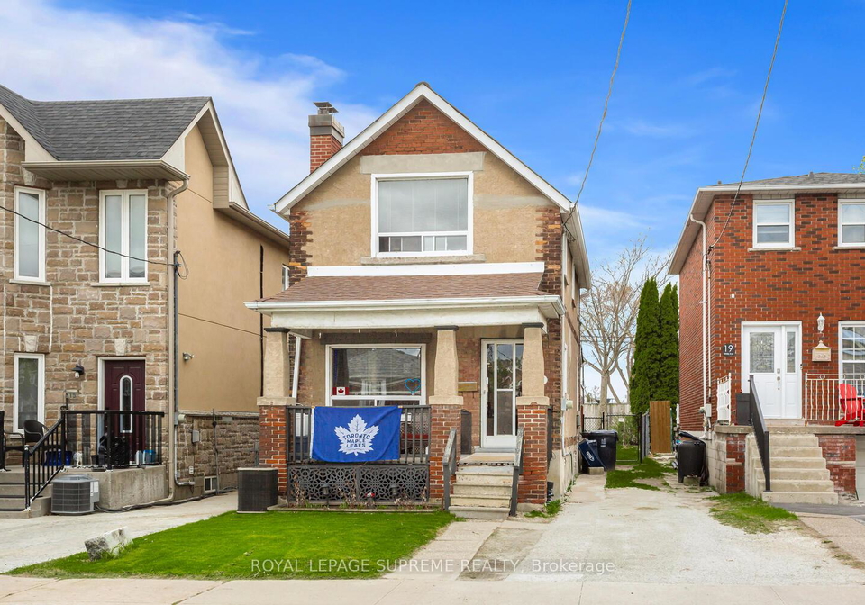 17-white-avenue-toronto-ontario-w12127511