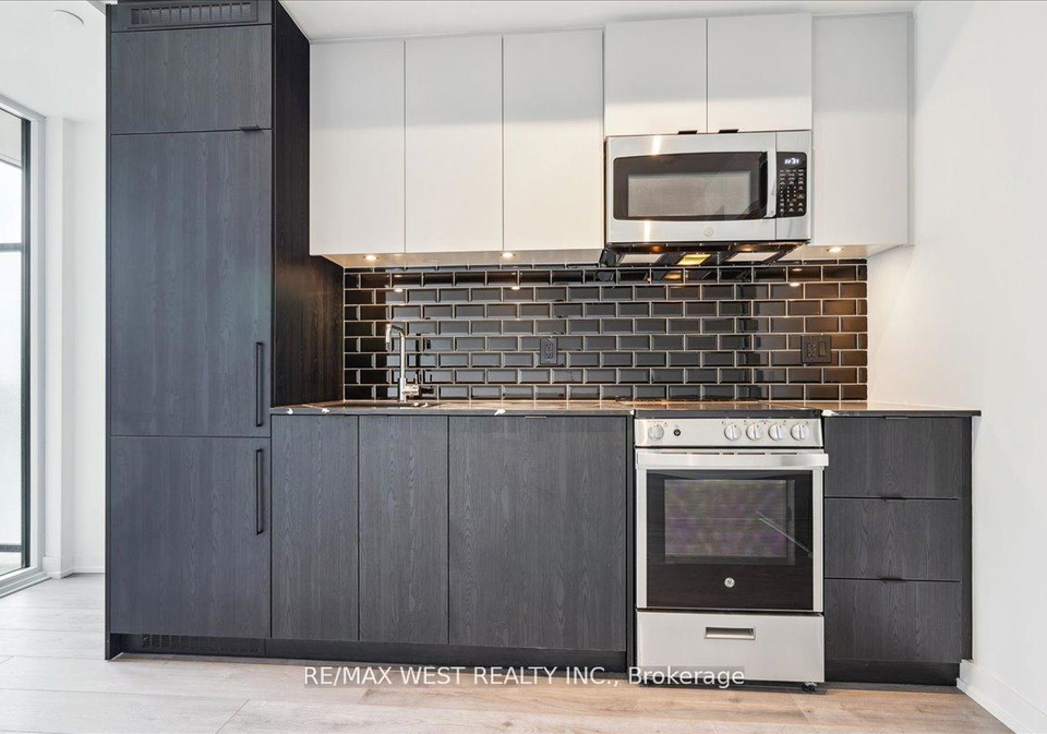 285-dufferin-street-toronto-ontario-w12128925