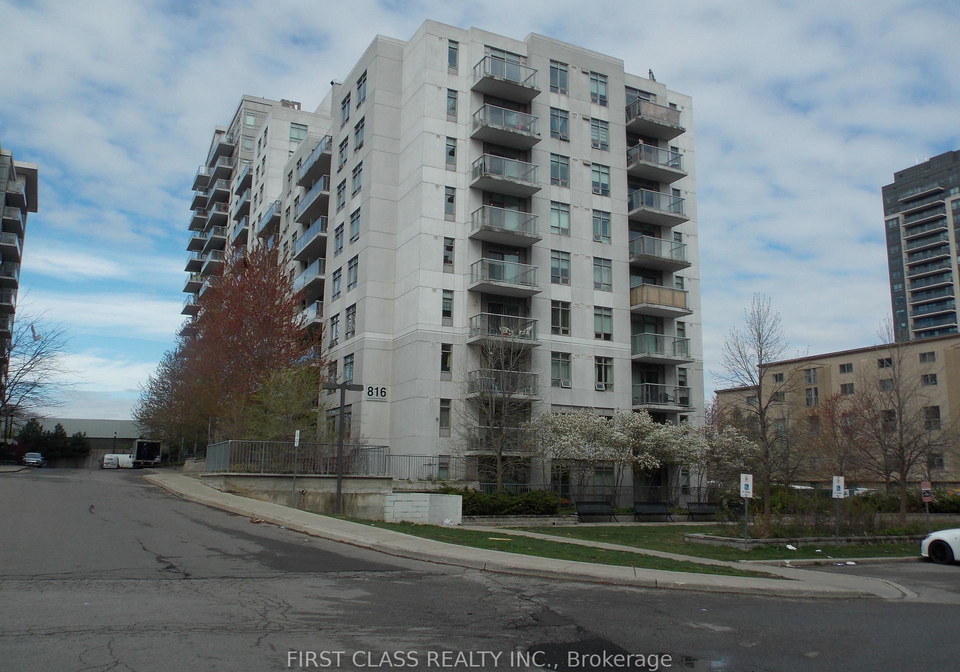 816-lansdowne-avenue-toronto-ontario-w12129669