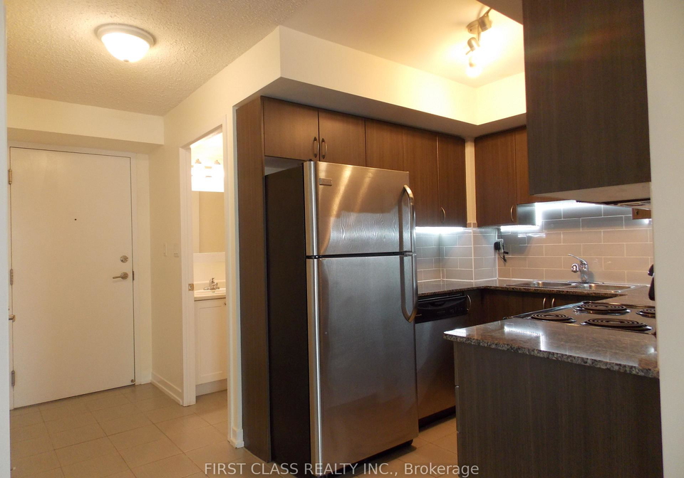 816-lansdowne-avenue-toronto-ontario-w12129669