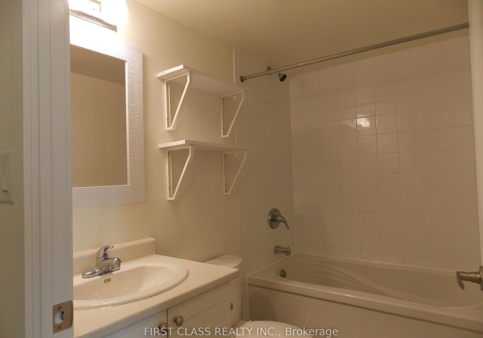816-lansdowne-avenue-toronto-ontario-w12129669