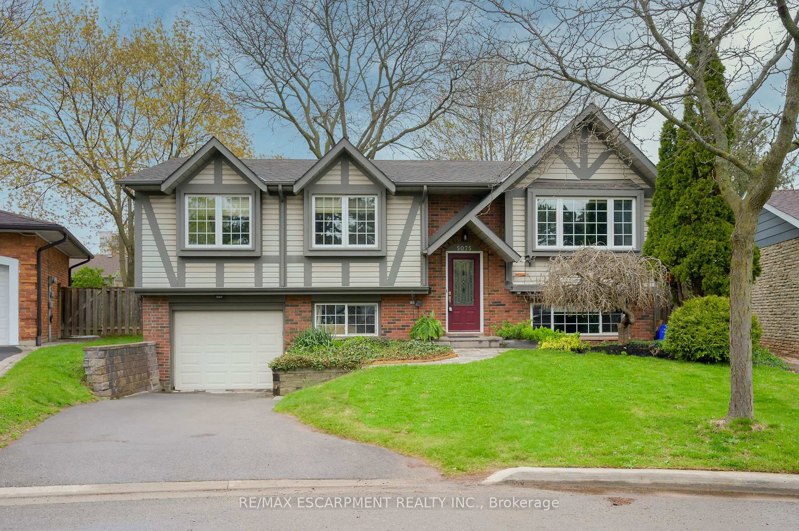 5075-queens-court-burlington-ontario-w12129855