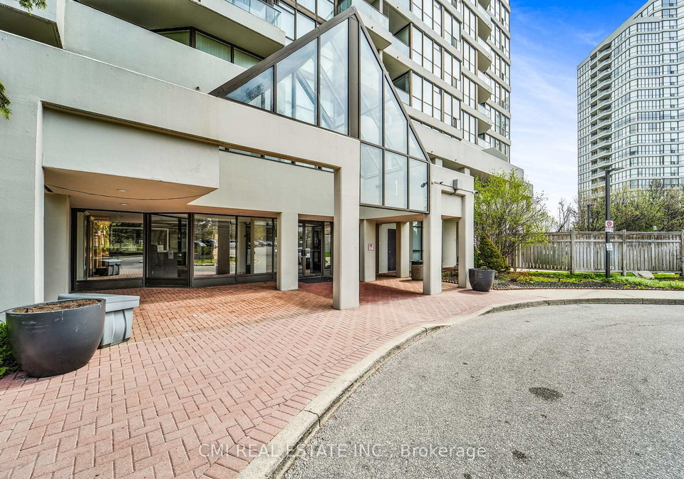 1-rowntree-road-etobicoke-ontario-w12130076