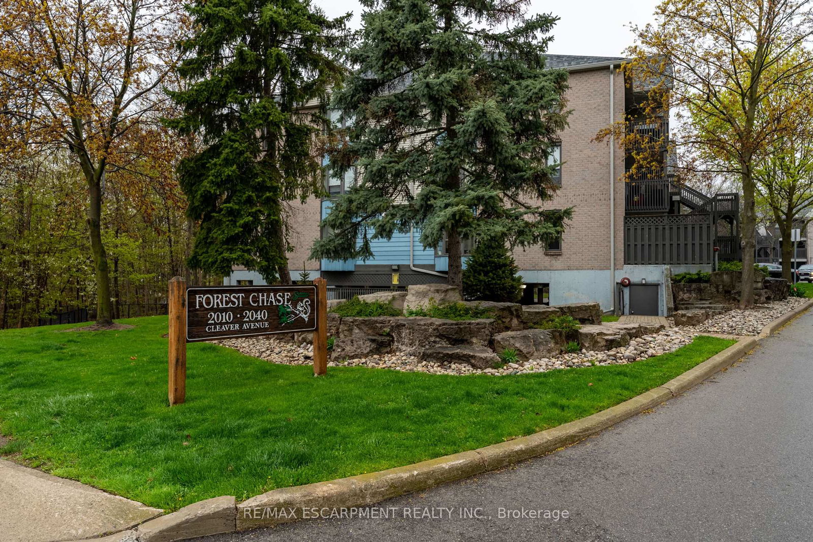 2030-cleaver-avenue-burlington-ontario-w12130546