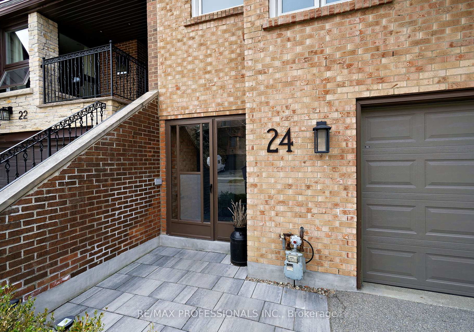 24-stoneham-road-etobicoke-ontario-w12130864