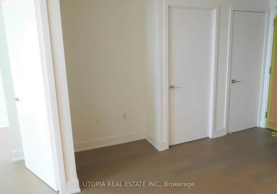 30-shore-breeze-drive-etobicoke-ontario-w12131691