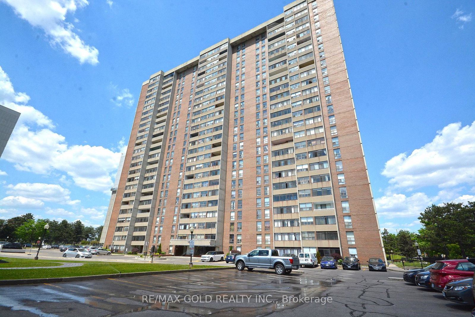 18-knightsbridge-road-brampton-ontario-w12132982