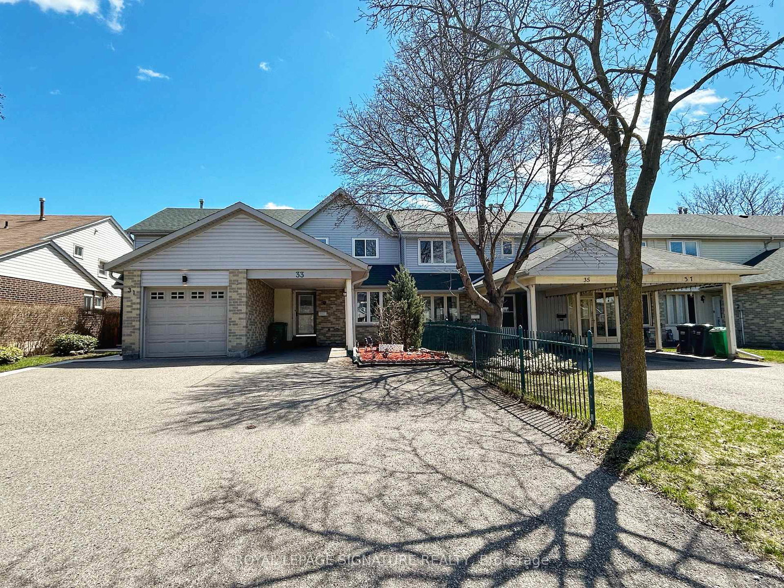 33-courtleigh-square-brampton-ontario-w12133190