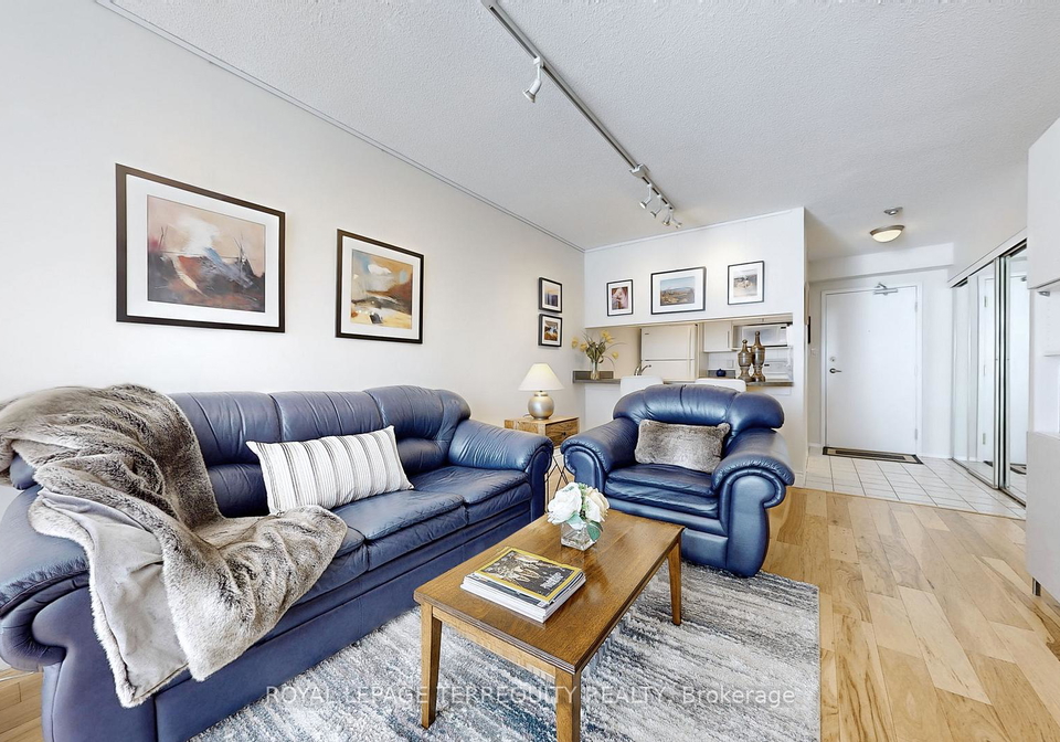 20-southport-street-toronto-ontario-w12133243