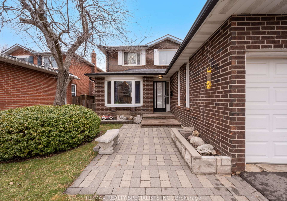 19-blenheim-drive-brampton-ontario-w12133700
