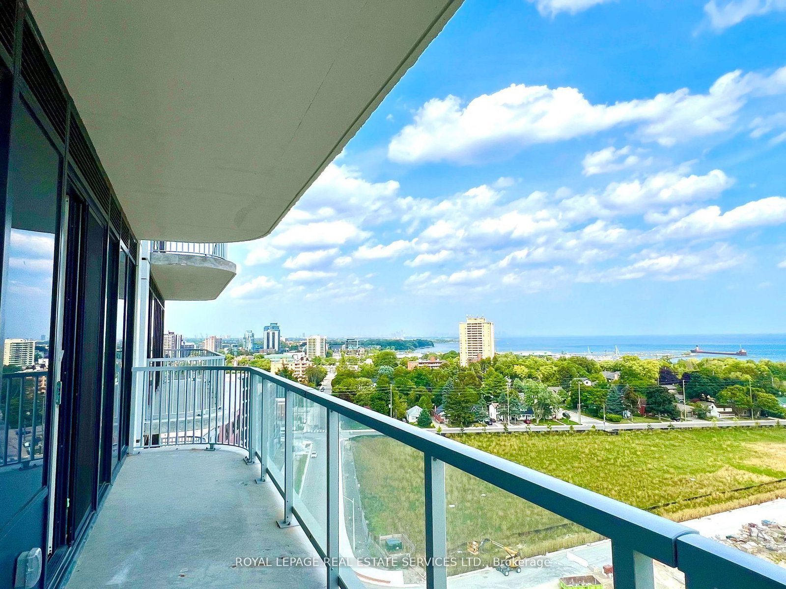 220-missinnihe-way-mississauga-ontario-w12133849