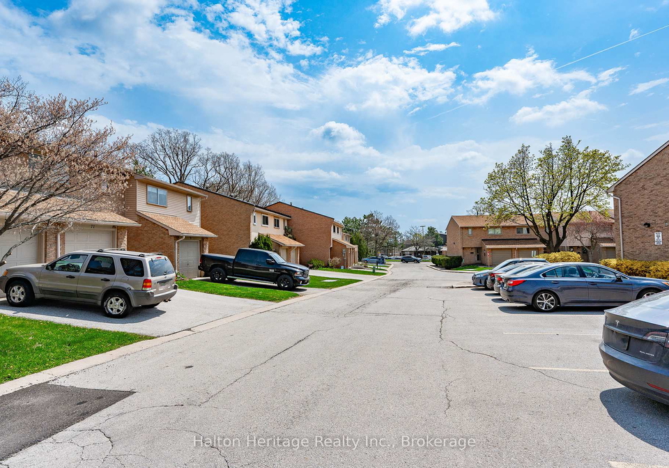 1556-lancaster-drive-oakville-ontario-w12134772