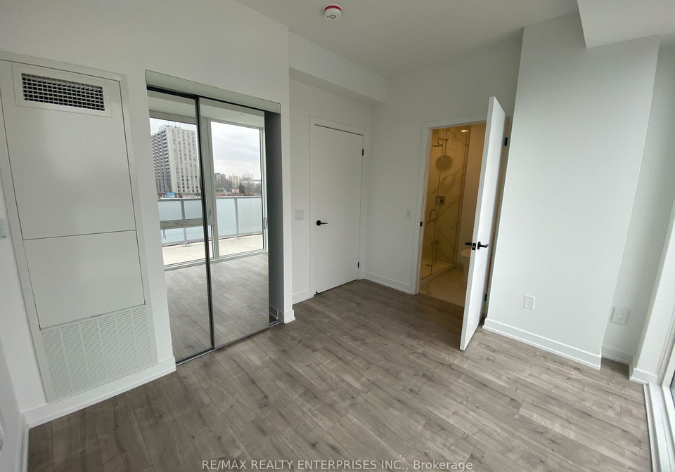 215-lakeshore-road-w-mississauga-ontario-w12135597