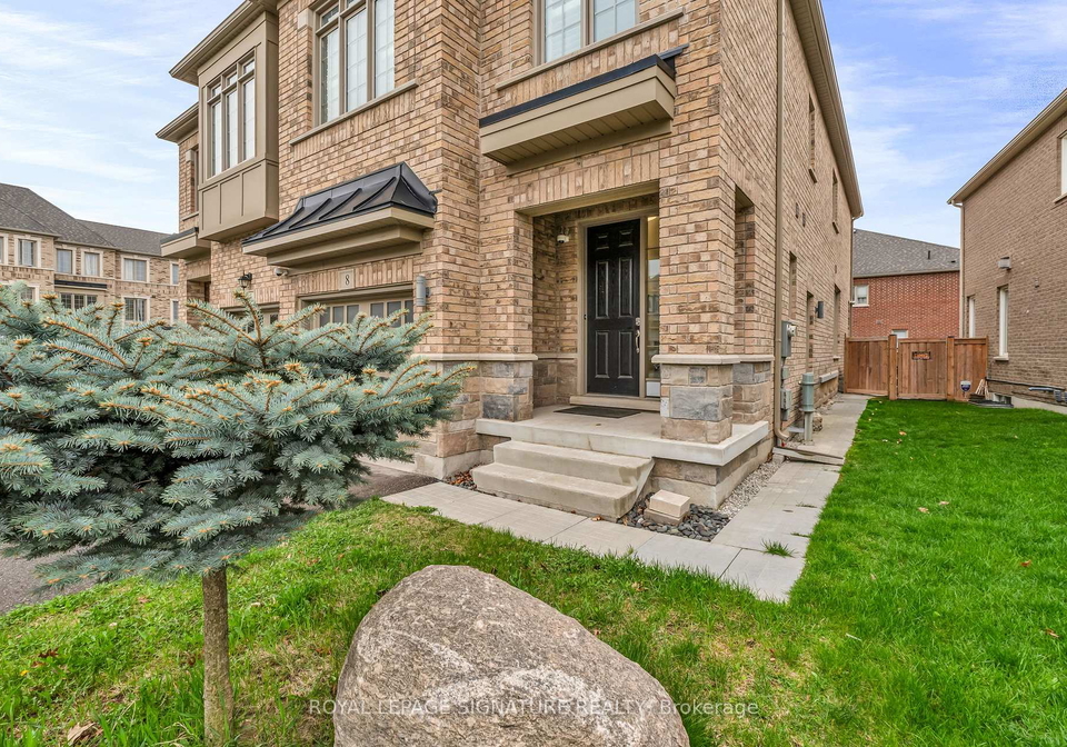8-gruenwald-gate-brampton-ontario-w12135624