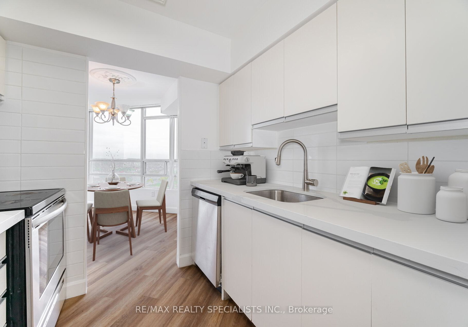 50-kingsbridge-gdn-circle-mississauga-ontario-w12135790