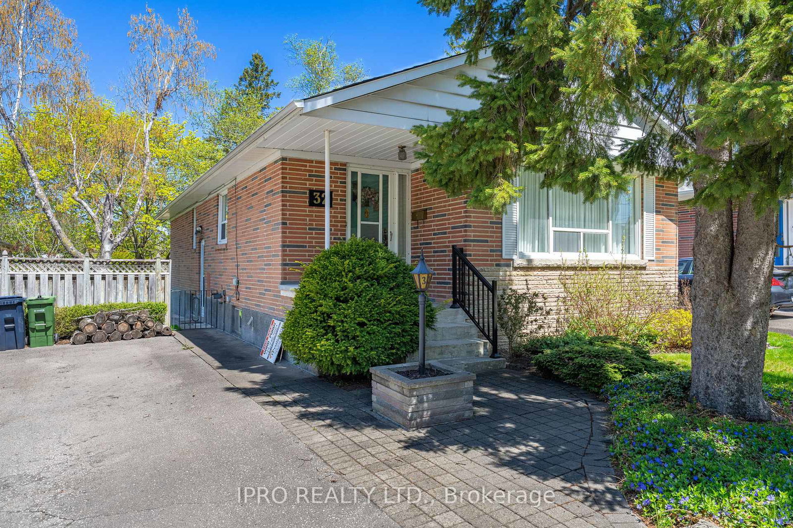 32-cloverhill-road-etobicoke-ontario-w12137258
