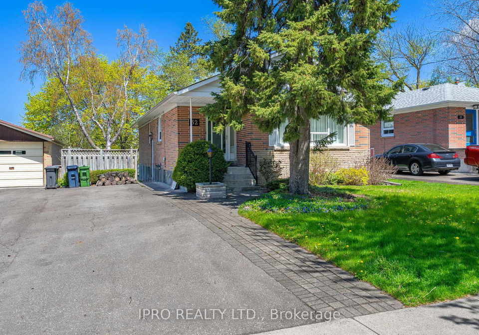 32-cloverhill-road-etobicoke-ontario-w12137258