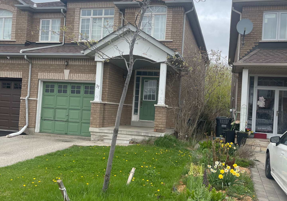 37-woodhaven-drive-w-brampton-ontario-w12138614