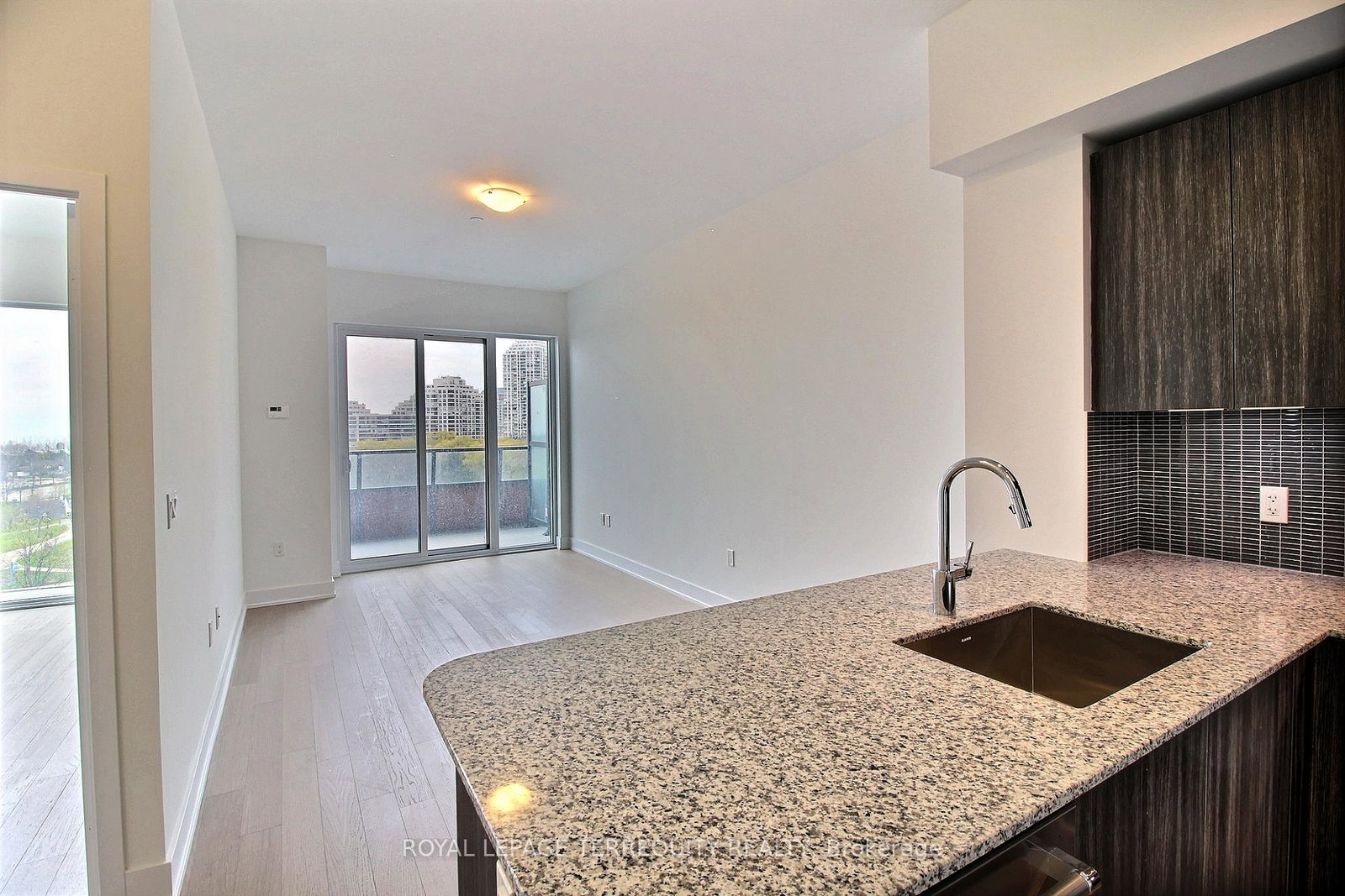 30-shore-breeze-drive-etobicoke-ontario-w12139692