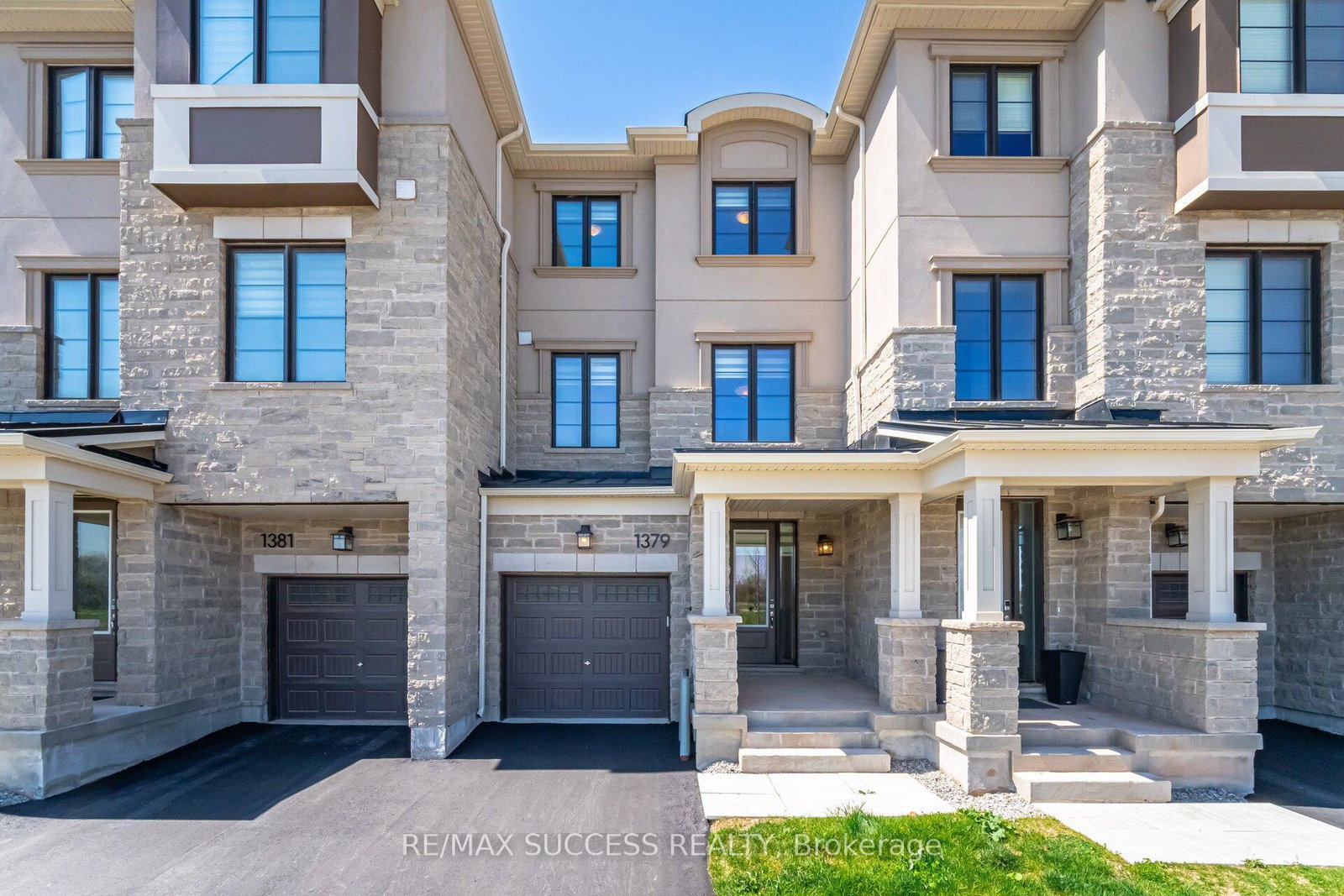 1379-shevchenko-boulevard-oakville-ontario-w12139848
