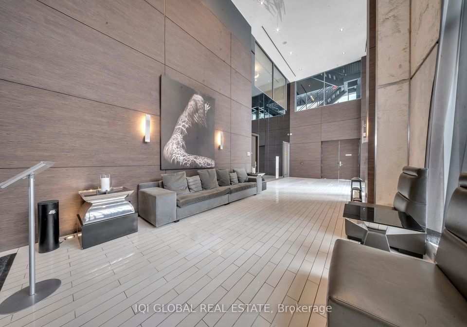 33-shore-breeze-drive-etobicoke-ontario-w12139941