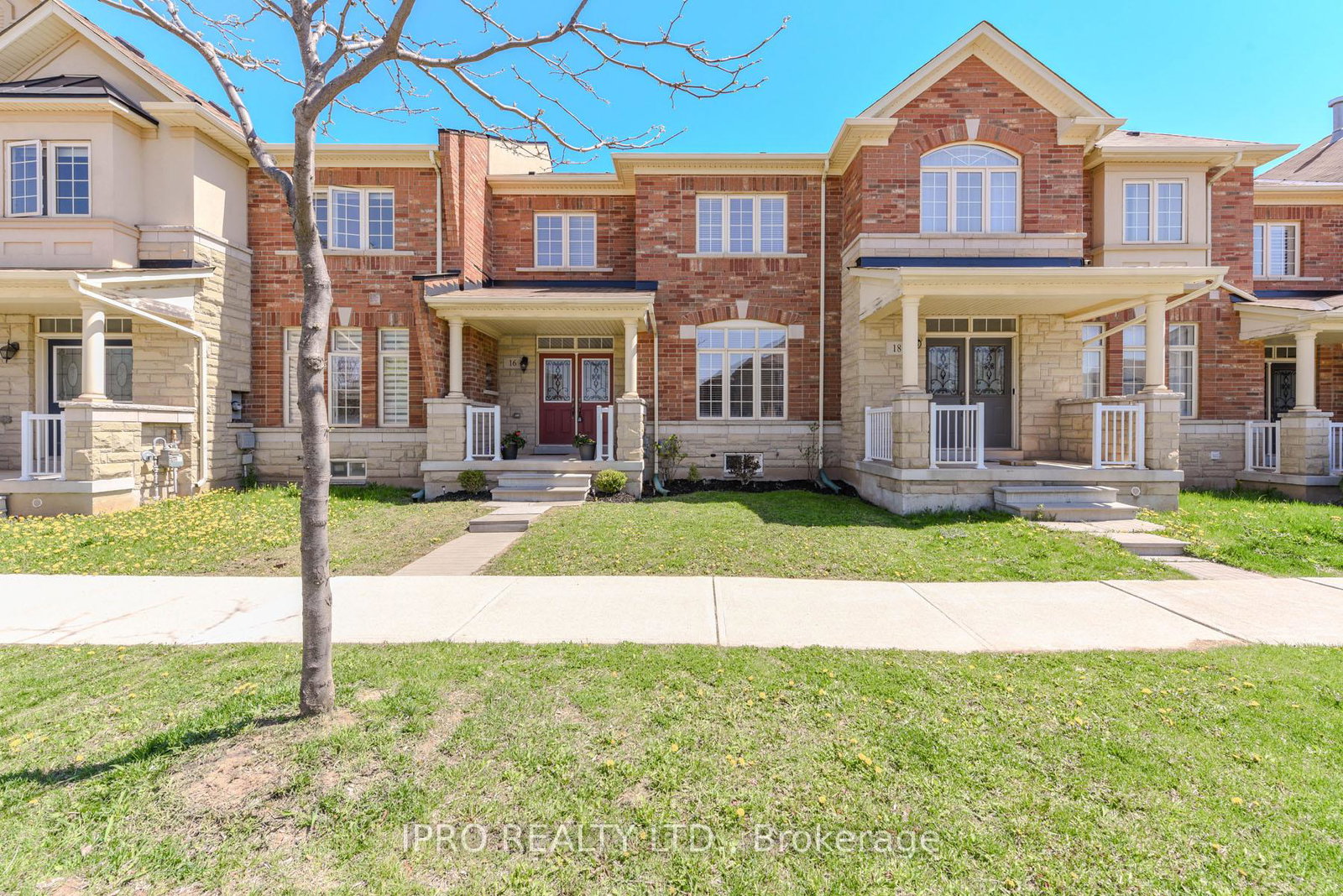 16-sixteen-mile-drive-oakville-ontario-w12140264