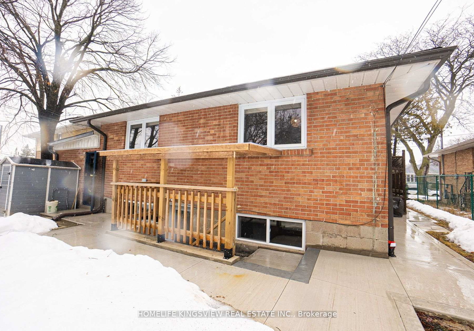 3-crendon-drive-etobicoke-ontario-w12141253