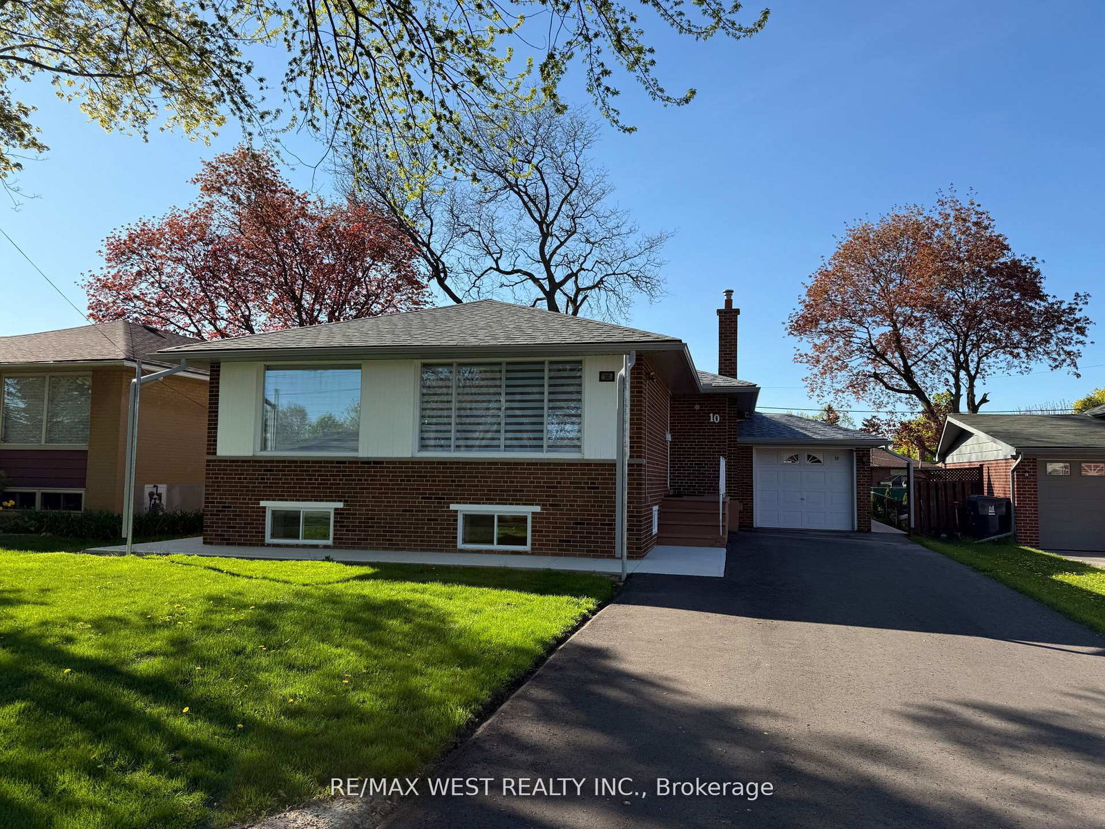10-tynevale-drive-etobicoke-ontario-w12142264