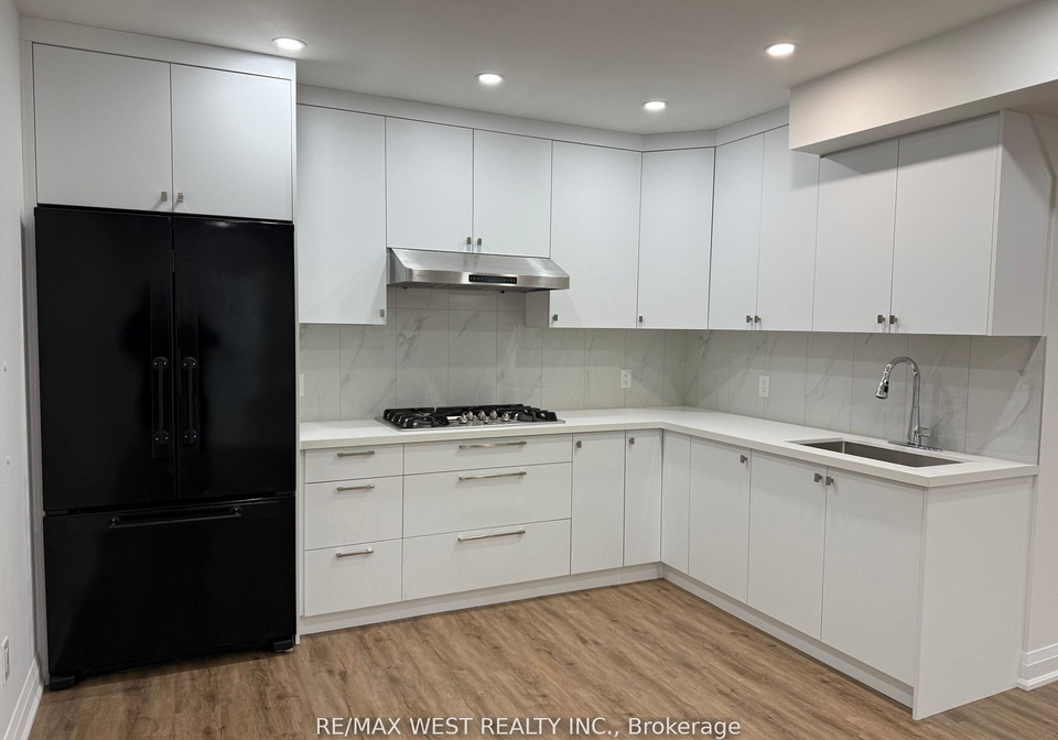 10-tynevale-drive-etobicoke-ontario-w12142264