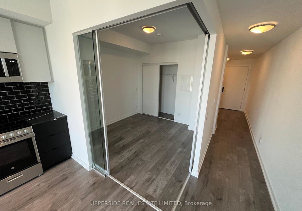 285-dufferin-street-toronto-ontario-w12143034