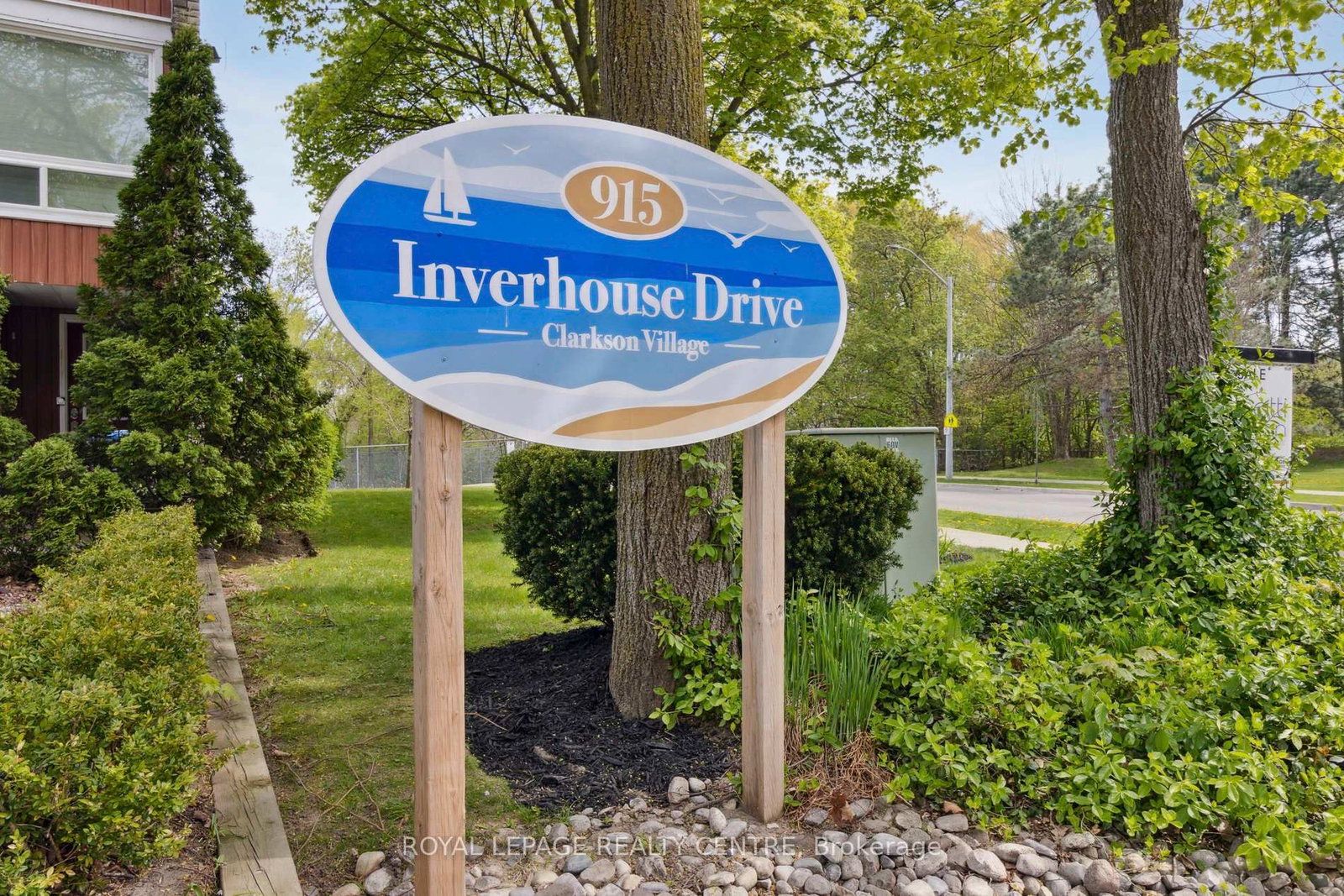 915-inverhouse-drive-mississauga-ontario-w12144097