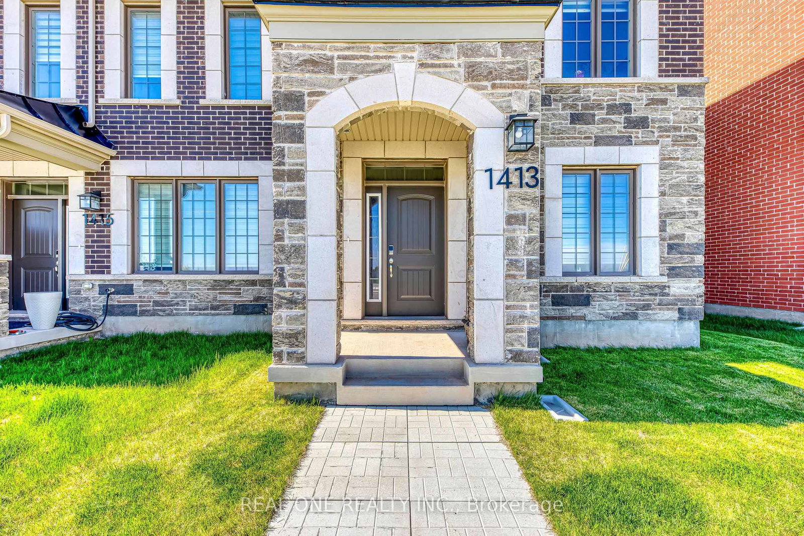 1413-william-halton-parkway-oakville-ontario-w12146644