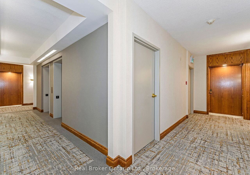 1901-pilgrims-way-oakville-ontario-w12146893